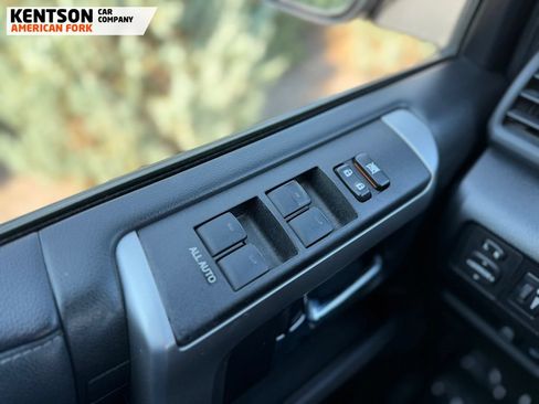 Used 2022 Toyota 4Runner SR5 Premium w/ Moonroof Package AWD/4WD image 19