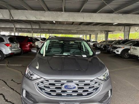Used 2022 Ford Edge SEL w/ Convenience Package AWD/4WD image 2