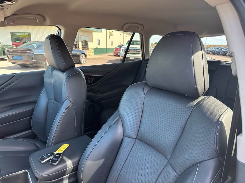 Used 2024 Subaru Outback Limited AWD/4WD image 3