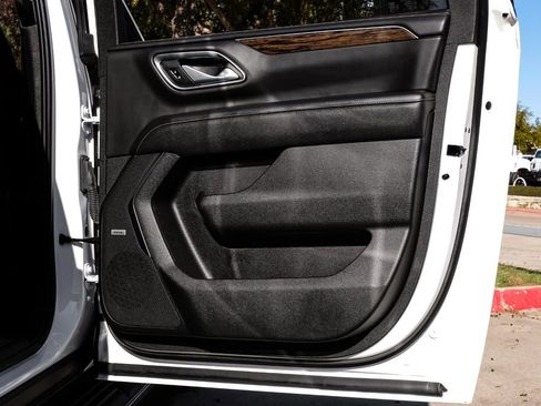 Used 2022 Chevrolet Suburban Premier image 50