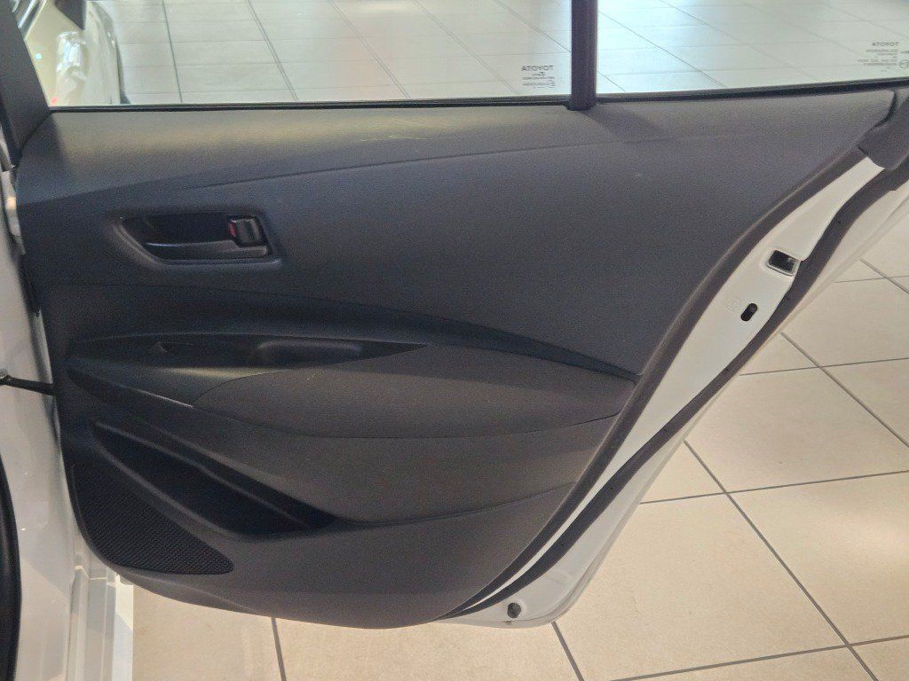 Used 2025 Toyota Corolla LE FWD image 7