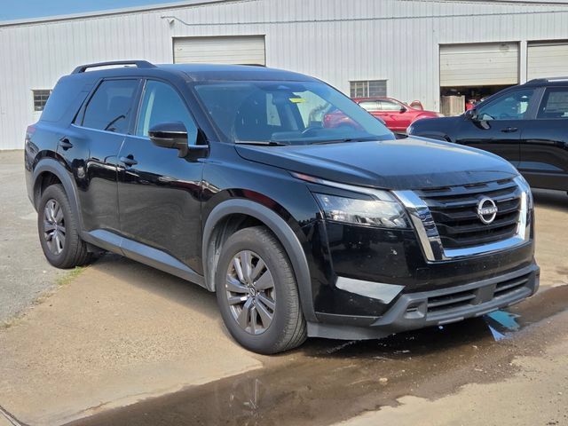 Used 2024 Nissan Pathfinder SV AWD/4WD image 3