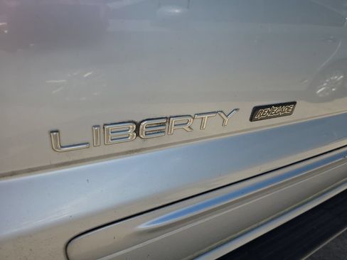 Used 2003 Jeep Liberty Renegade AWD/4WD image 3