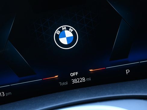 Certified 2024 BMW X7 xDrive40i w/ Executive Package image 36