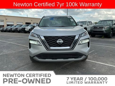 Used 2023 Nissan Rogue SV FWD image 4