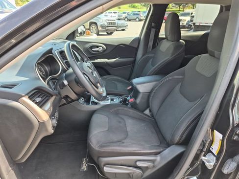 Used 2015 Jeep Cherokee Latitude FWD image 20