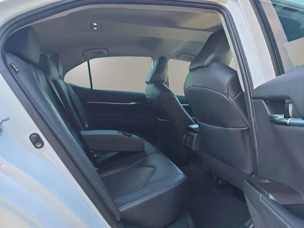 Used 2021 Toyota Camry XLE FWD image 46