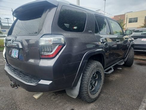 Used 2017 Toyota 4Runner SR5 Premium AWD/4WD image 3