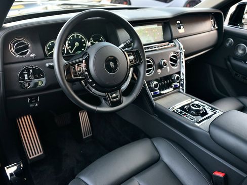 Used 2019 Rolls-Royce Cullinan image 11
