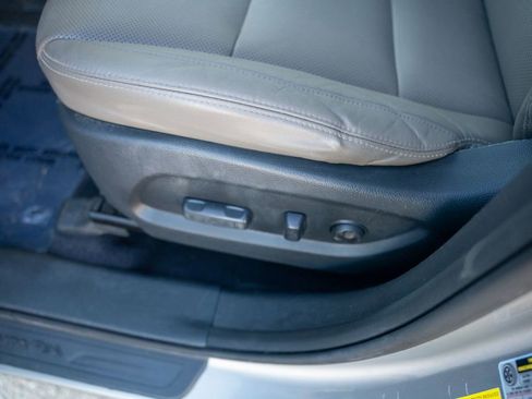 Used 2016 Hyundai Santa Fe Limited image 18