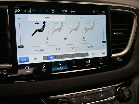 New 2026 Chrysler Voyager LX image 29