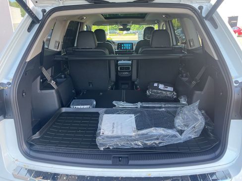 New 2026 Volkswagen Atlas SE FWD image 28