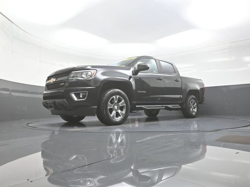 Used 2018 Chevrolet Colorado Z71 AWD/4WD image 11