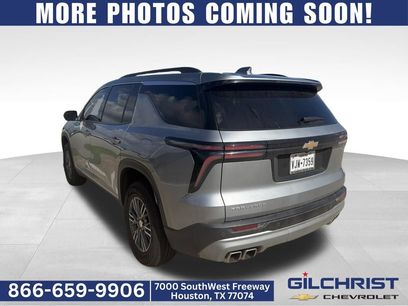 Used 2024 Chevrolet Traverse LT