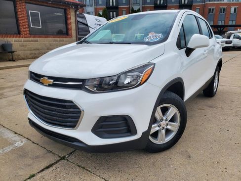 Used 2018 Chevrolet Trax LS AWD/4WD image 3