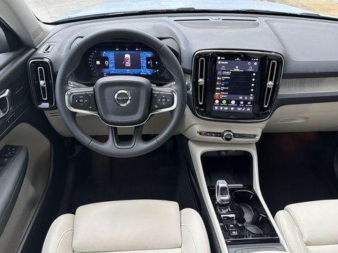 Used 2024 Volvo XC40 B5 Ultimate w/ Protection Package Premier AWD/4WD image 28