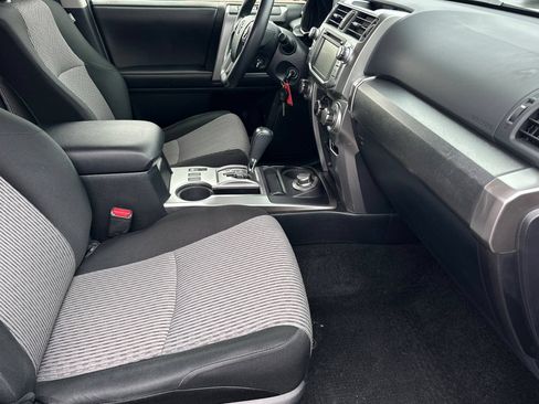 Used 2016 Toyota 4Runner SR5 AWD/4WD image 16