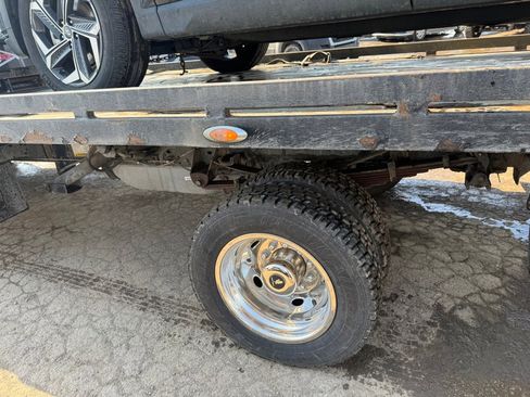 Used 2016 Ford F550 2WD Regular Cab Super Duty image 3