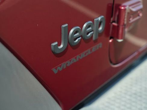 Used 2022 Jeep Wrangler Sport AWD/4WD image 36