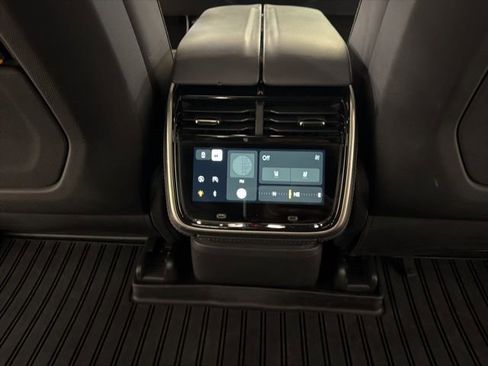 Used 2023 Rivian R1S Adventure AWD/4WD image 27