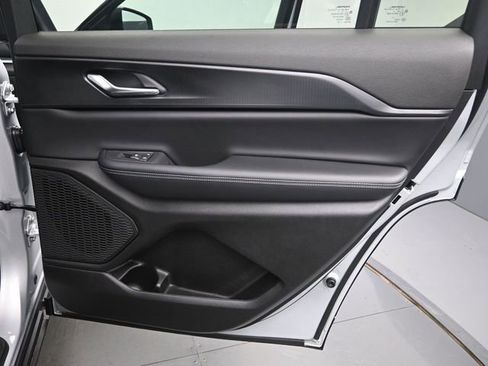New 2026 Jeep Grand Cherokee L 4WD image 18