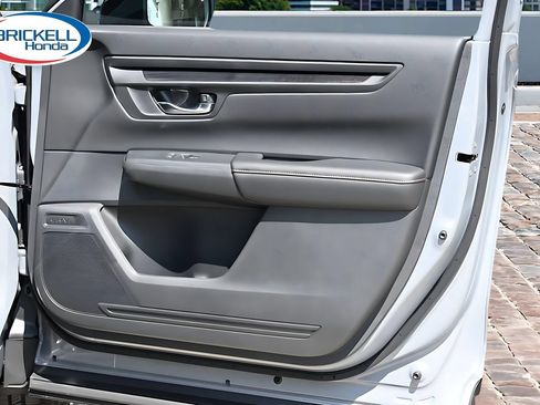 Used 2025 Honda CR-V Sport image 12