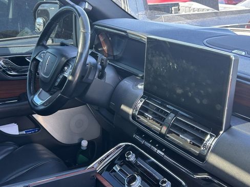 Used 2022 Lincoln Navigator Reserve RWD image 9