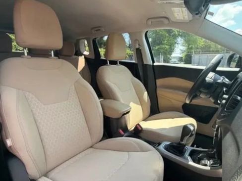 Used 2018 Jeep Compass Sport FWD image 13