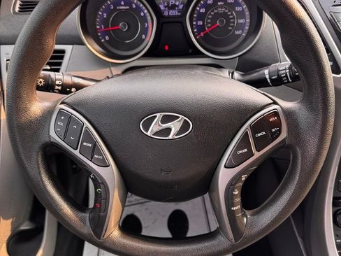 Used 2014 Hyundai Elantra SE w/ Option Group 02 FWD image 21
