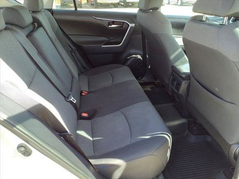 Certified 2021 Toyota RAV4 XLE FWD image 19