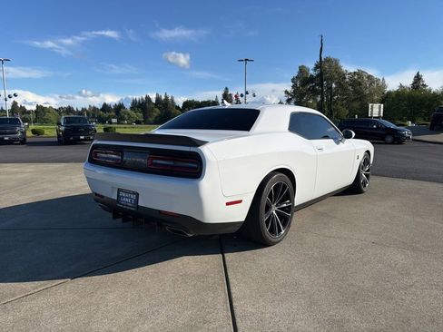 Used 2015 Dodge Challenger R/T Scat Pack w/ Leather Interior Group RWD image 5