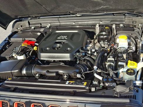 Used 2022 Jeep Wrangler Sport image 27