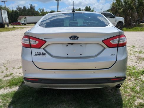 Used 2016 Ford Fusion SE FWD image 5