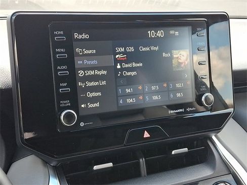 Used 2021 Toyota Venza LE image 17