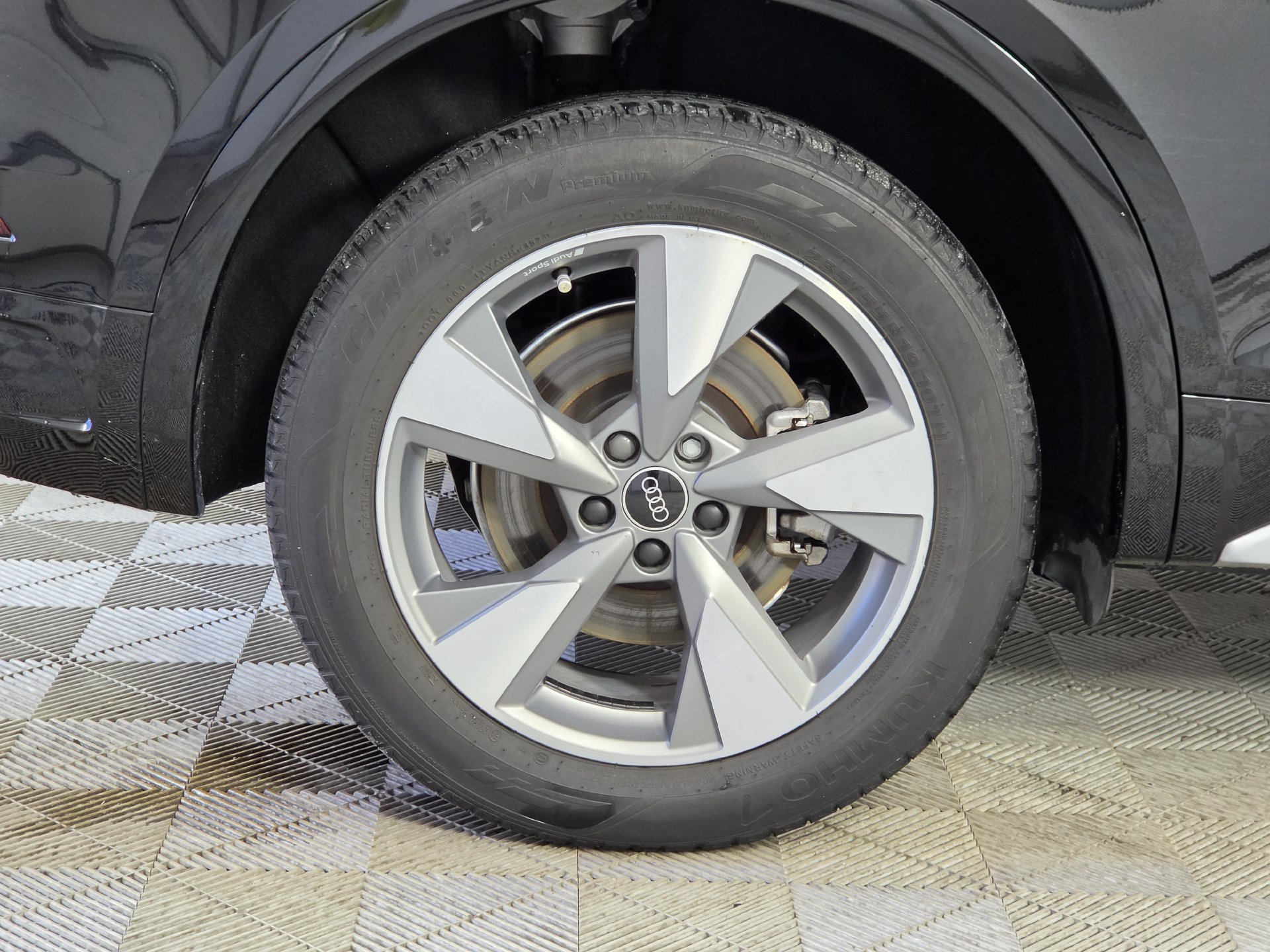 Used 2024 Audi Q5 Premium AWD/4WD image 9