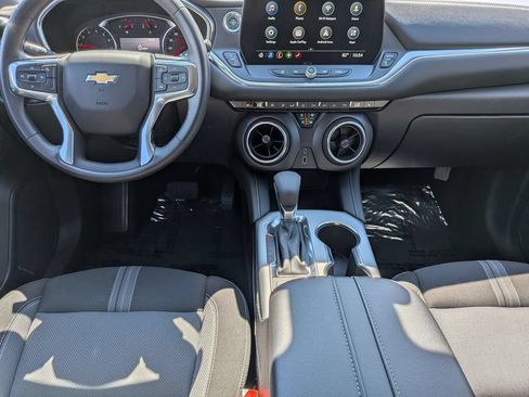 Used 2025 Chevrolet Blazer LT AWD/4WD image 23