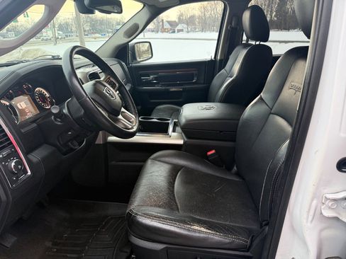 Used 2015 RAM 1500 Laramie w/ Convenience Group image 12