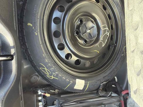 Used 2014 Chrysler 300 S RWD image 21