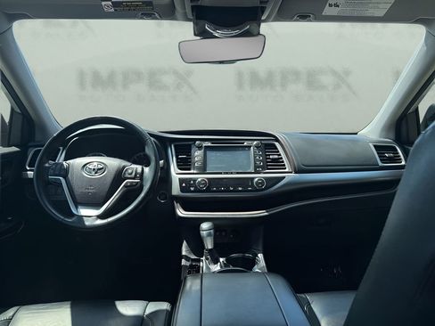 Used 2018 Toyota Highlander XLE image 13