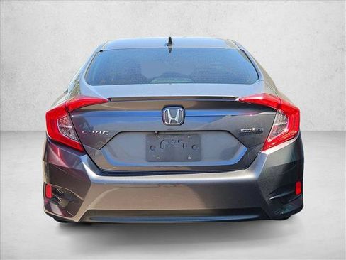 Used 2018 Honda Civic Touring image 6