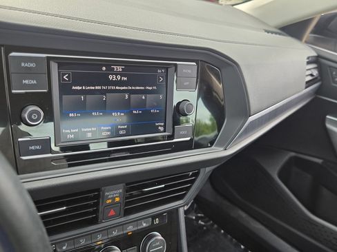 Used 2023 Volkswagen Jetta SE FWD image 21