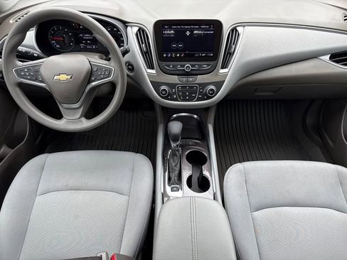 Used 2025 Chevrolet Malibu LT image 11