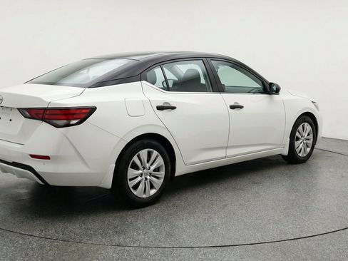 Used 2025 Nissan Sentra S FWD image 9