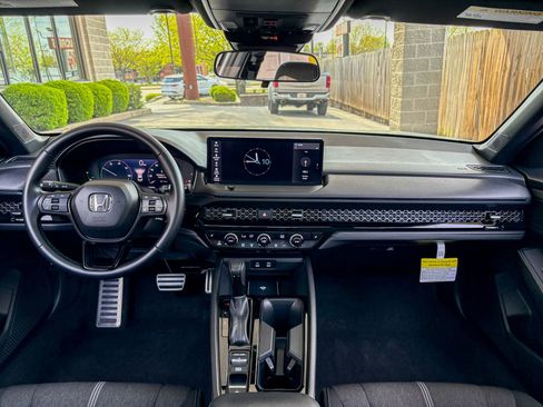 Used 2025 Honda Accord Sport image 26