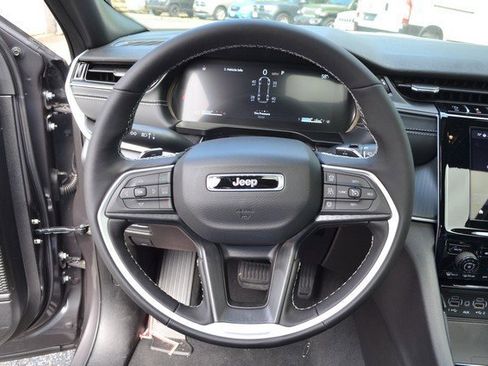 New 2025 Jeep Grand Cherokee L Laredo w/ Luxury Tech Group I image 19