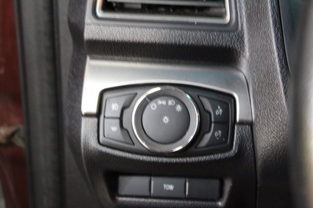 Used 2018 Ford Explorer XLT w/ XLT Appearance Package AWD/4WD image 15