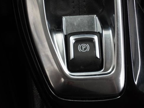 Used 2025 Chevrolet Trax LT w/ Driver Confidence Package image 26