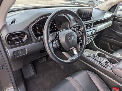 Used 2025 Honda Pilot EX-L image 16