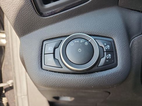 Used 2017 Ford Escape Titanium image 11