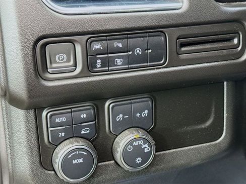 Used 2023 Chevrolet Suburban RST w/ Luxury Package image 13